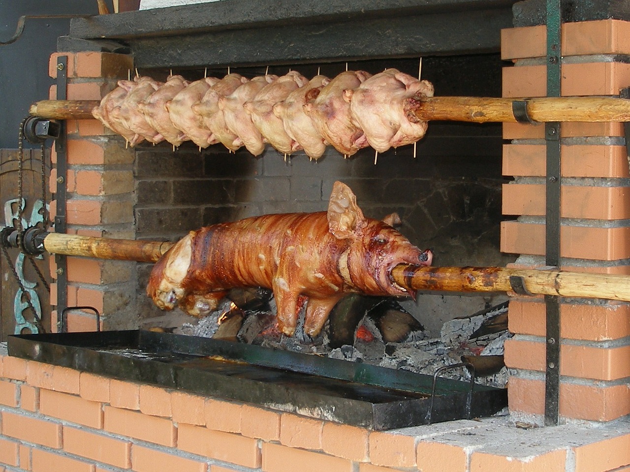 Image - suckling pig meat pig grill eat