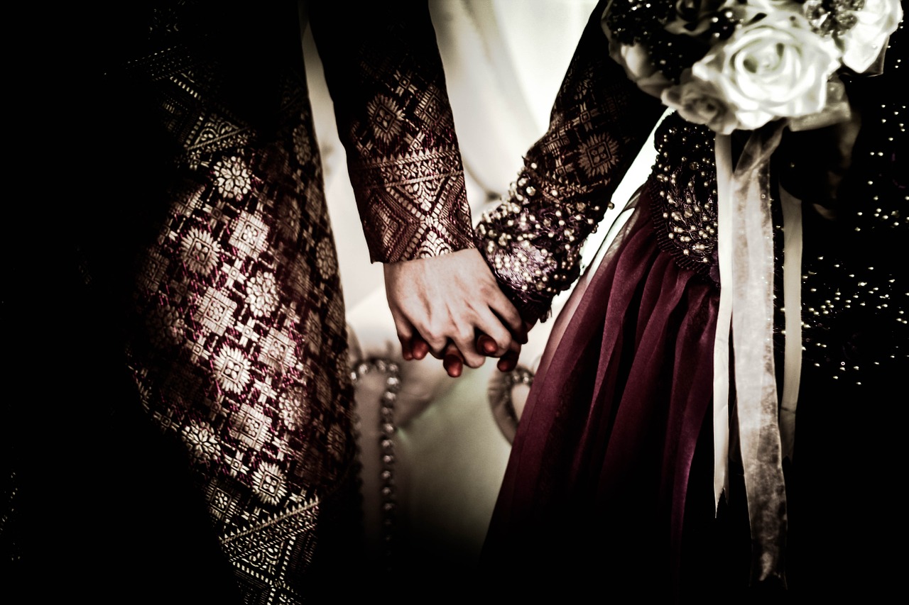 Image - wedding holding hands people couple