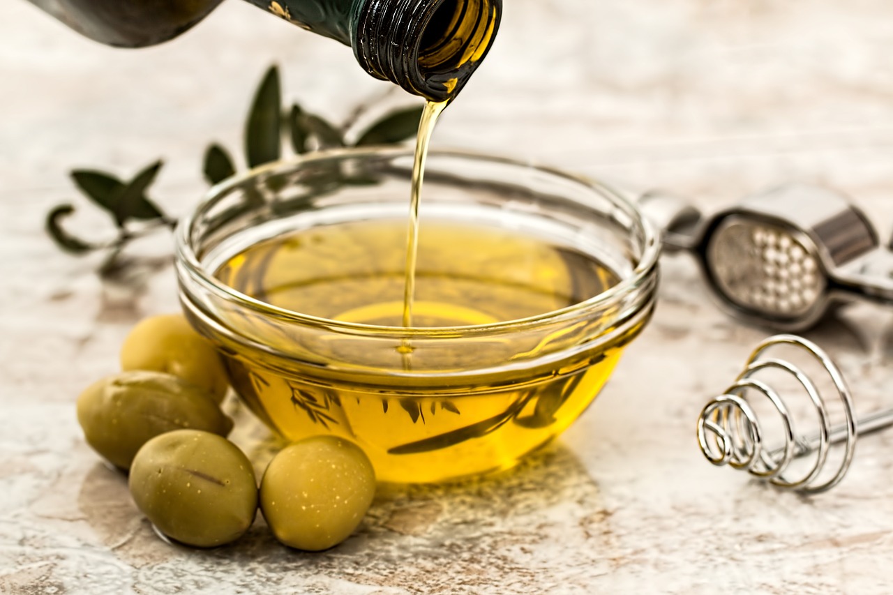 Image - olive oil salad dressing cooking