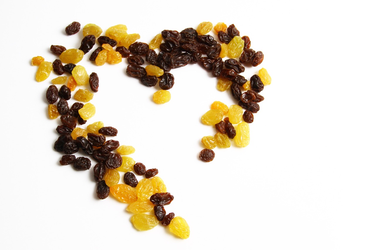 Image - love raisins food sweet heart