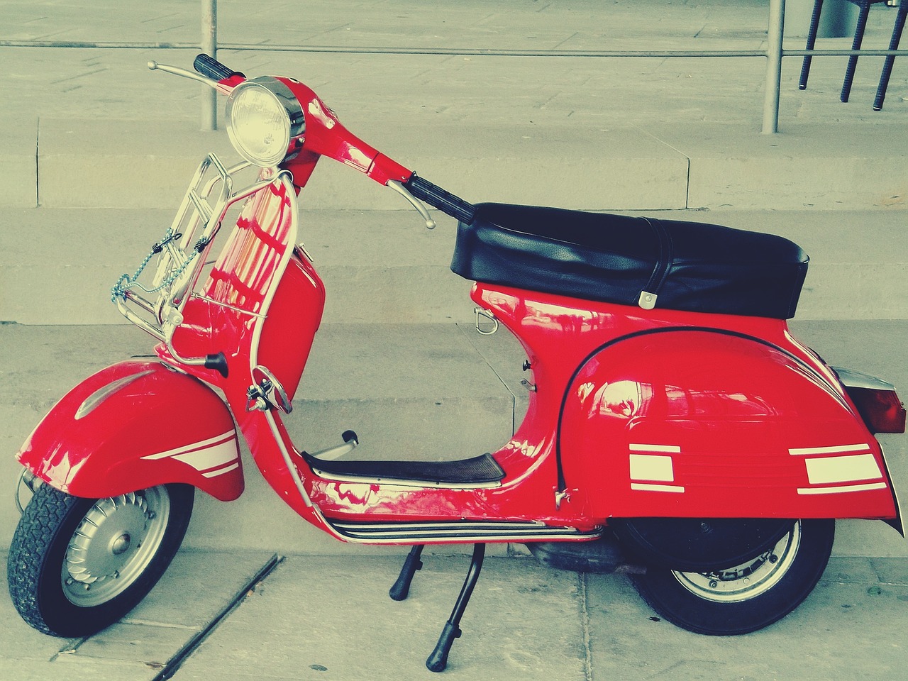 Image - vespa roller motor scooter retro