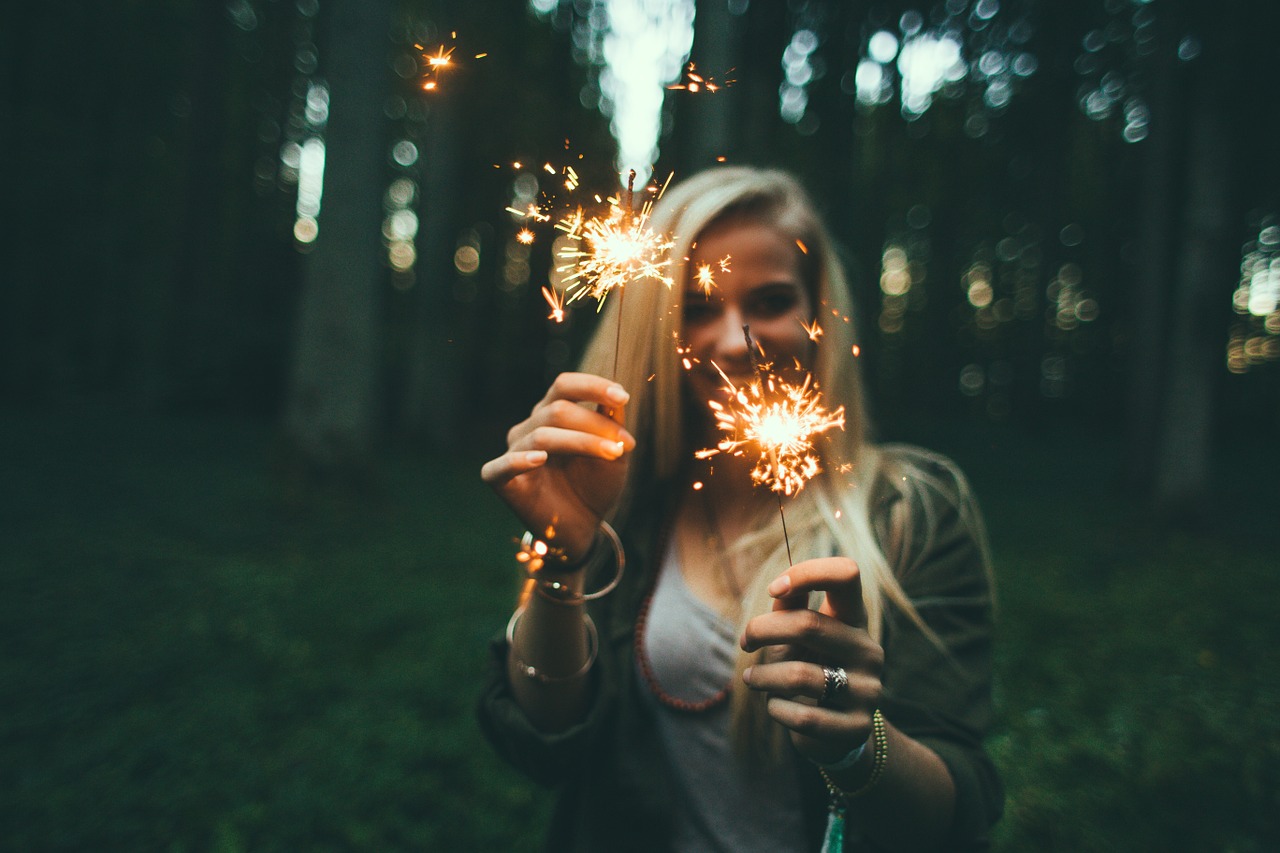 Image - girl sparklers fireworks blonde