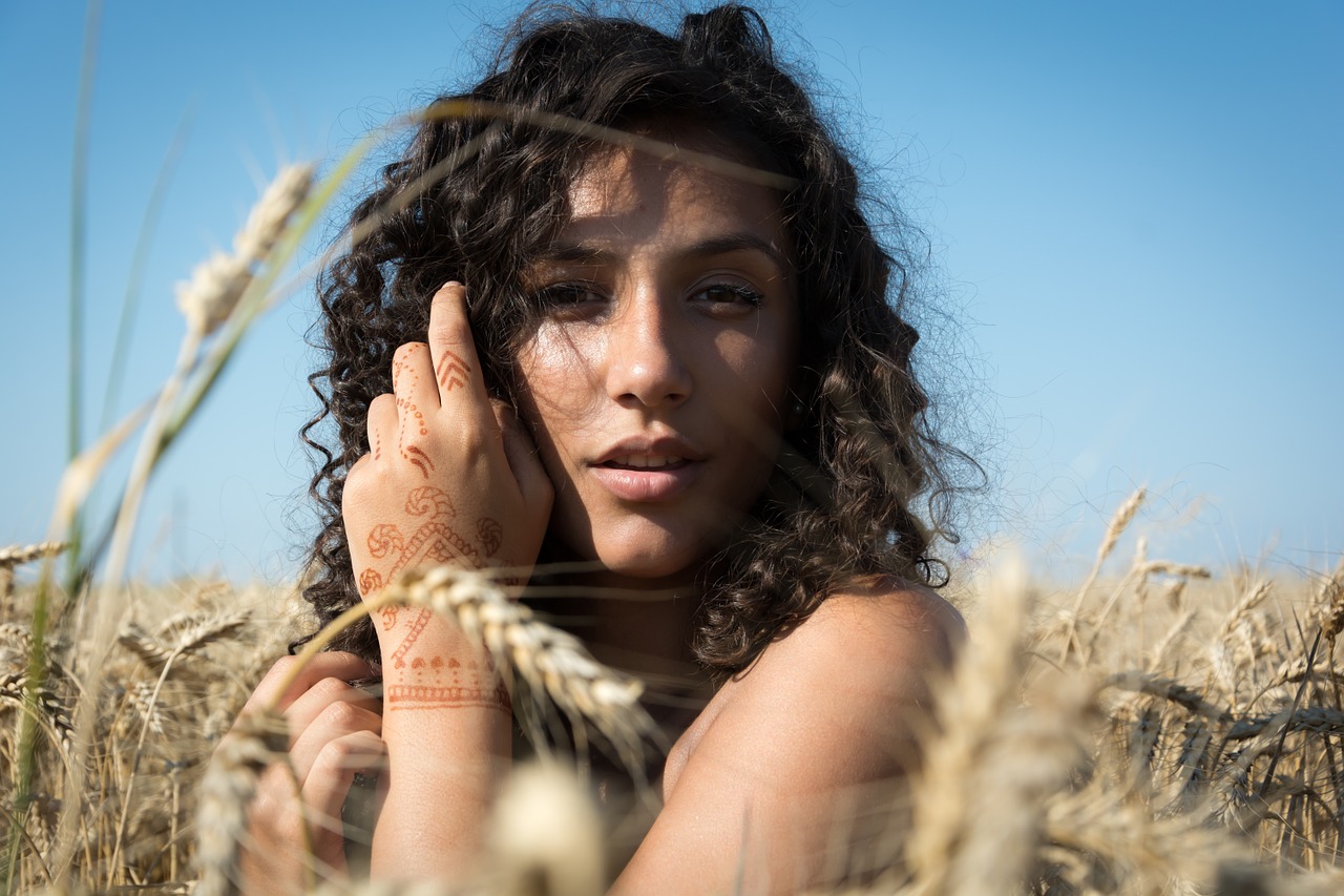 Image - woman girl portrait outdoors field